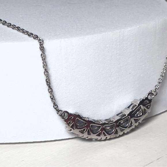 925 Silver Arc Pendant Necklace with Oval Grain Set Tanzanite Gemstones - Picture 14 of 16